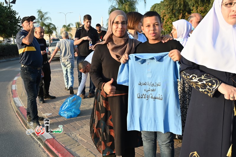 فيديو: مشاركة واسعة من اهالي وطلاب في الوقفة التنديدية ضد عنف الشرطة ويؤكدون : طلابنا ومدارسنا خط احمر ... مع غياب نواب البرلمان القسماويين ...